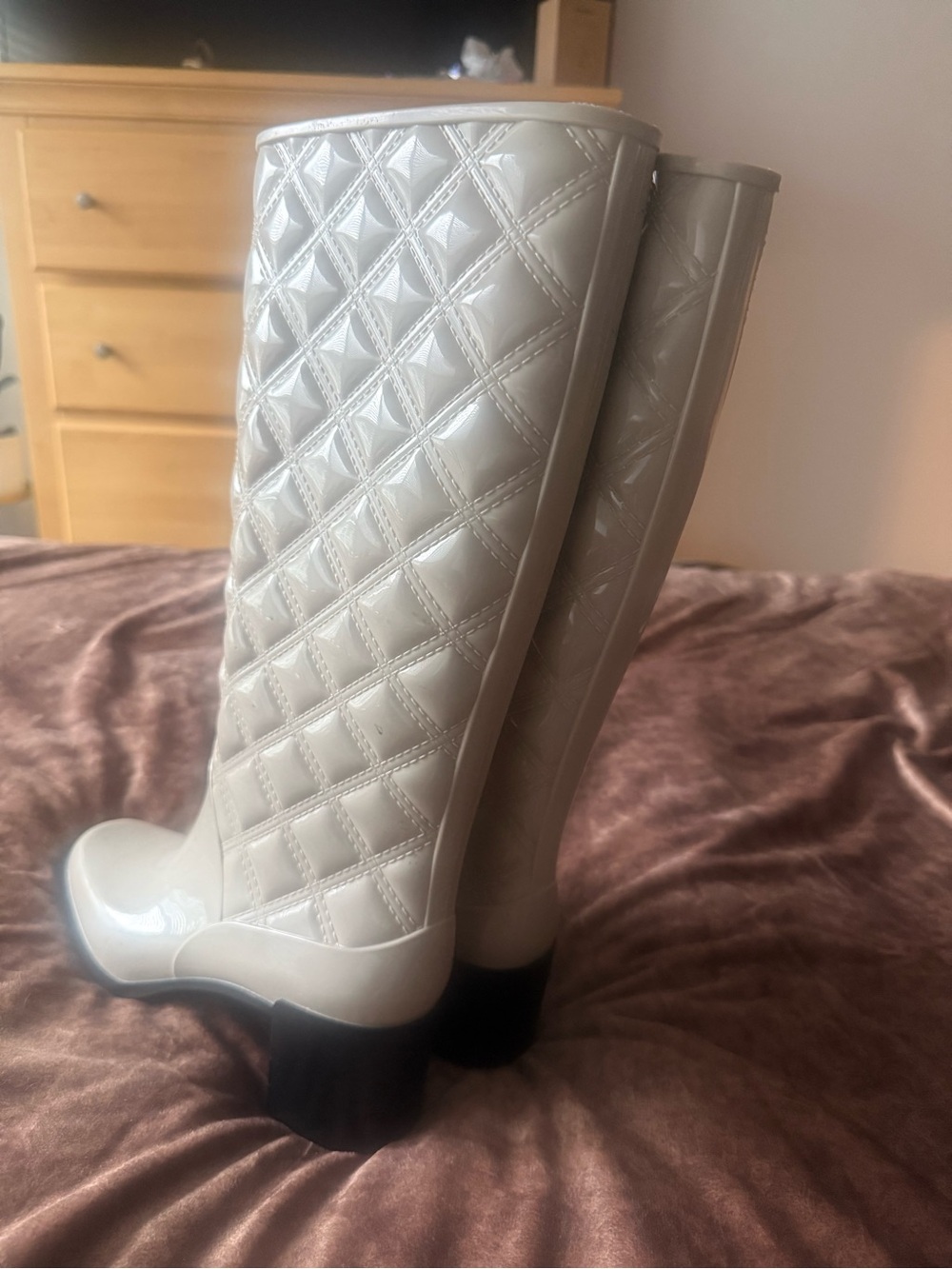 Marc Jacobs Quilted Cream Gloss Rain Boots